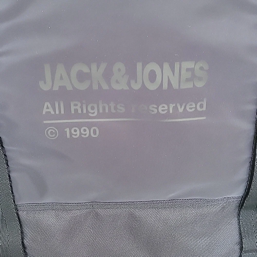 Jack & Jones black zippered travel bag jaczody style 12205538